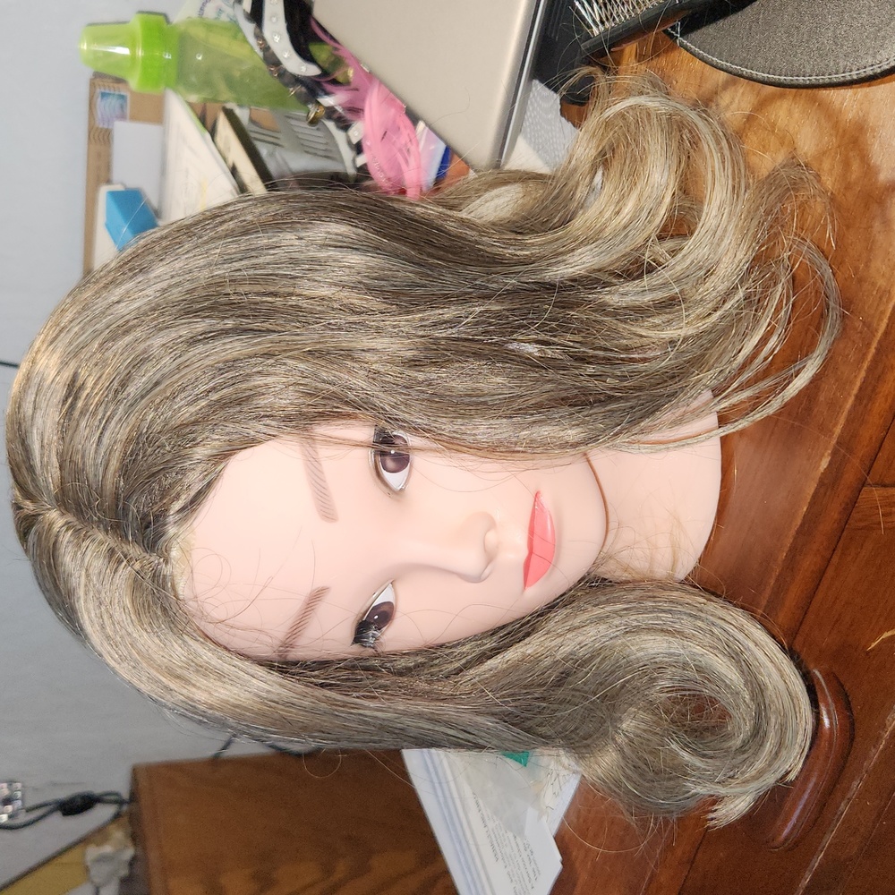 Woman's wig